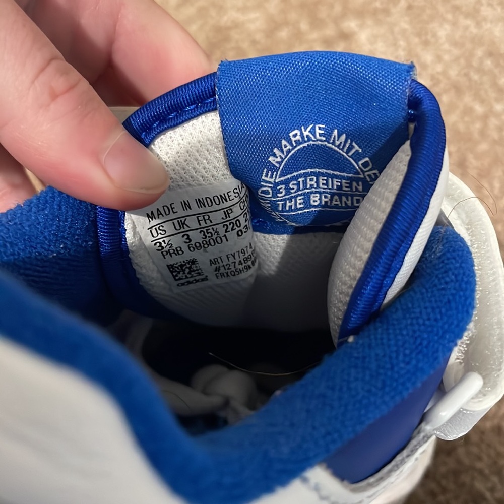 Adidas sneakers - Picture 6 of 7